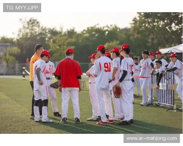 垒球赛事与传统节日结合举办，增添文化内涵与娱乐性