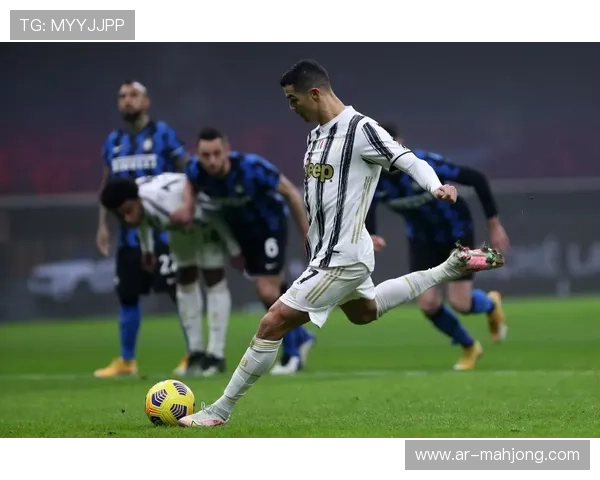 劳塔罗禁区扛开防守劲射，国米队长展现射手本能